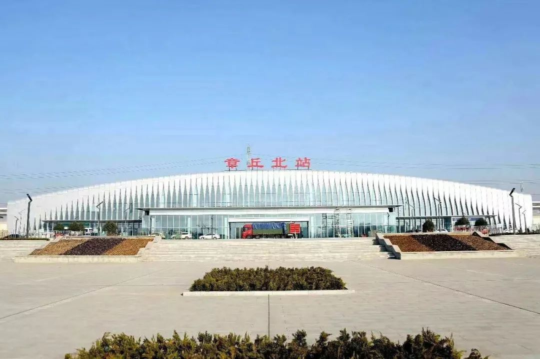 临淄作为齐国故都 古朴的车站造型 承载了当地的文化底蕴 青州市北站