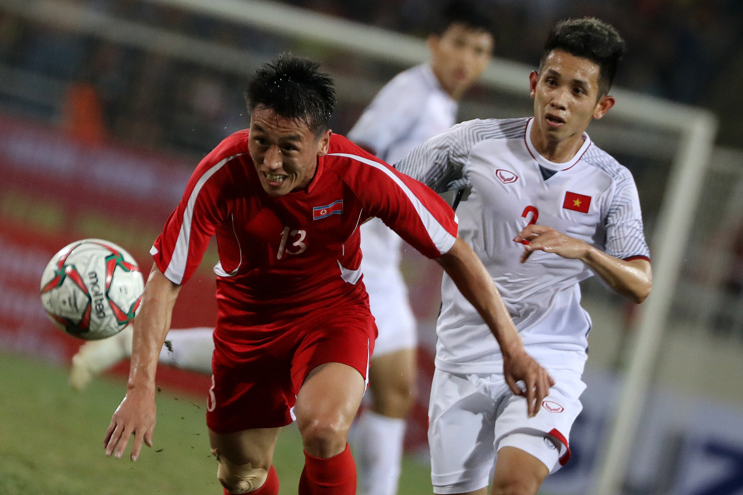 足球--越南和朝鲜举行足球友谊赛