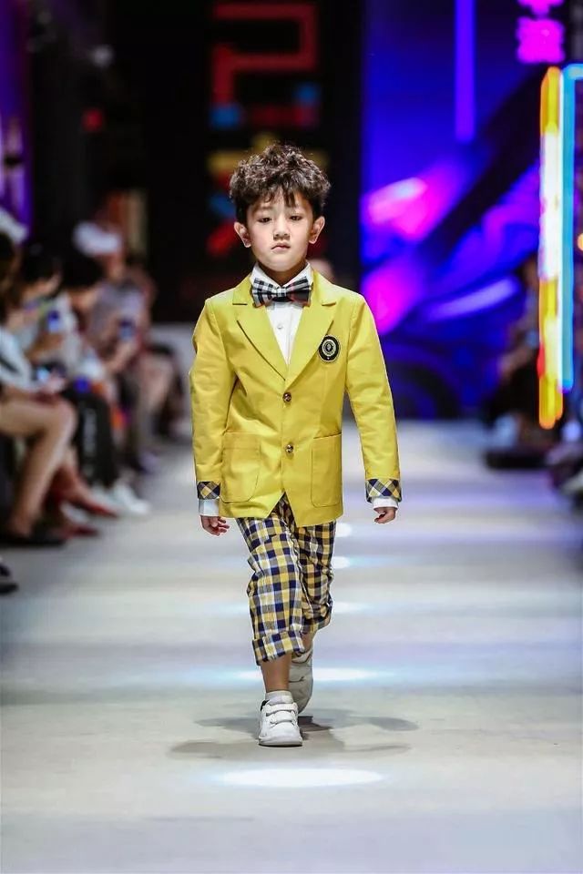 南京国际儿童时装周2019sspreview甲骨文中国校服流行新趋势