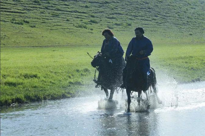 电视剧在草原上12月26日强势登陆内蒙古汉语卫视黄金档