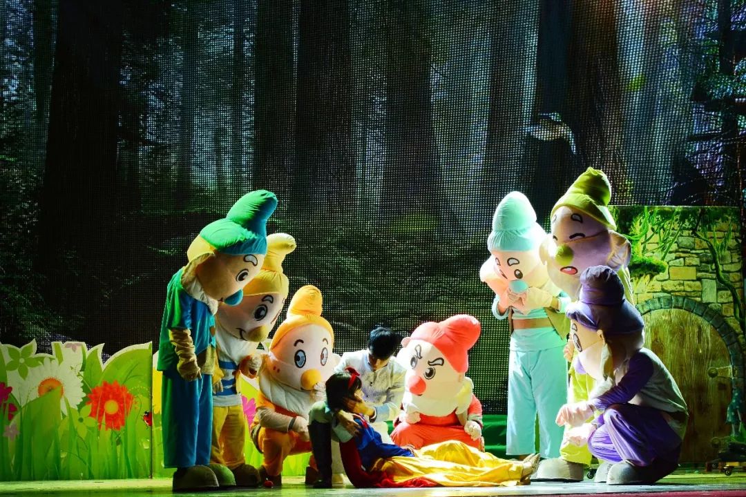 本次大型卡通人偶童话剧是兰溪国际李渔戏剧季活动之一,该剧则由