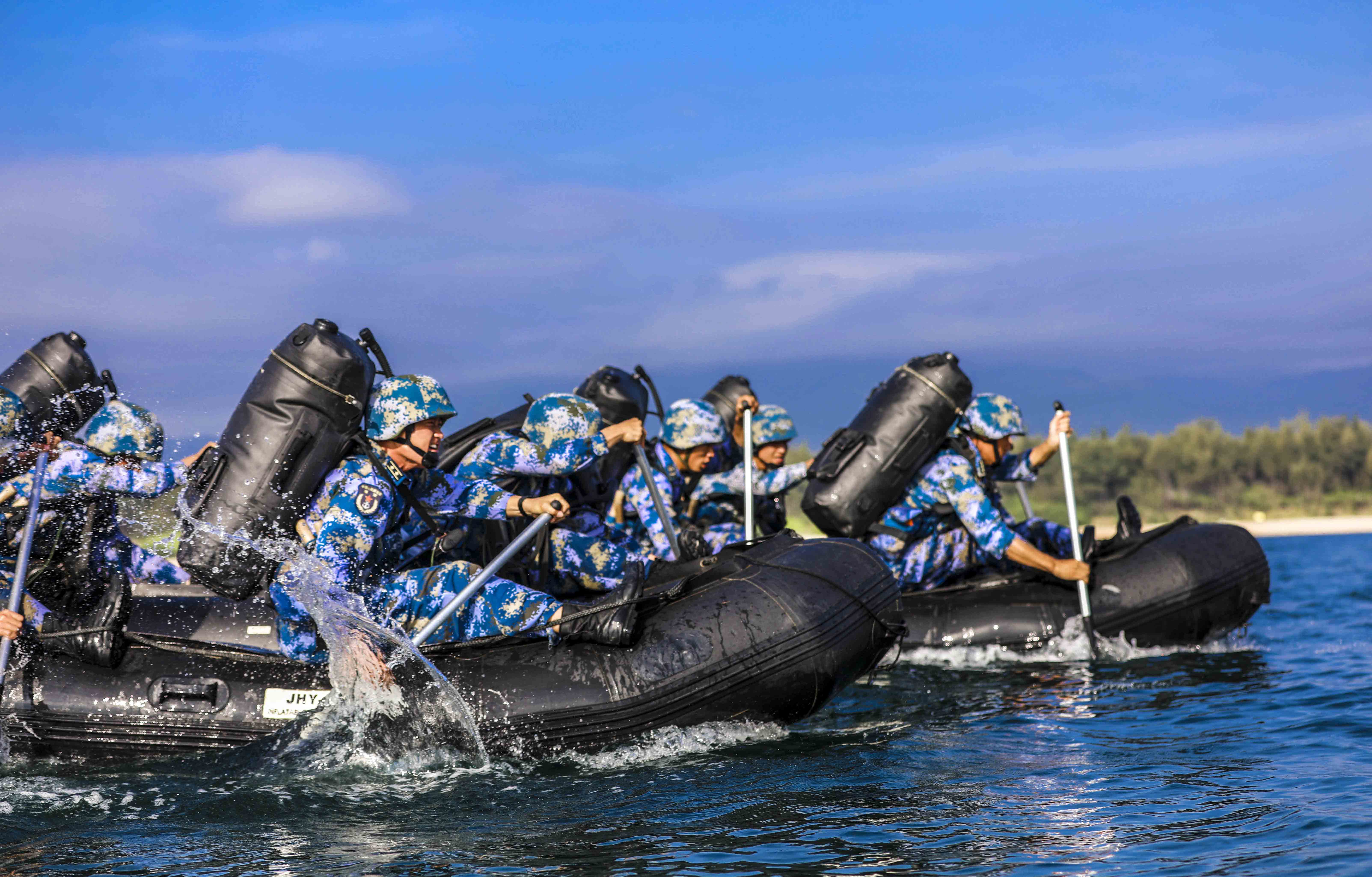 锻造特种作战的利刃尖刀——海军陆战队某旅侦察营锤炼胜战精兵记事