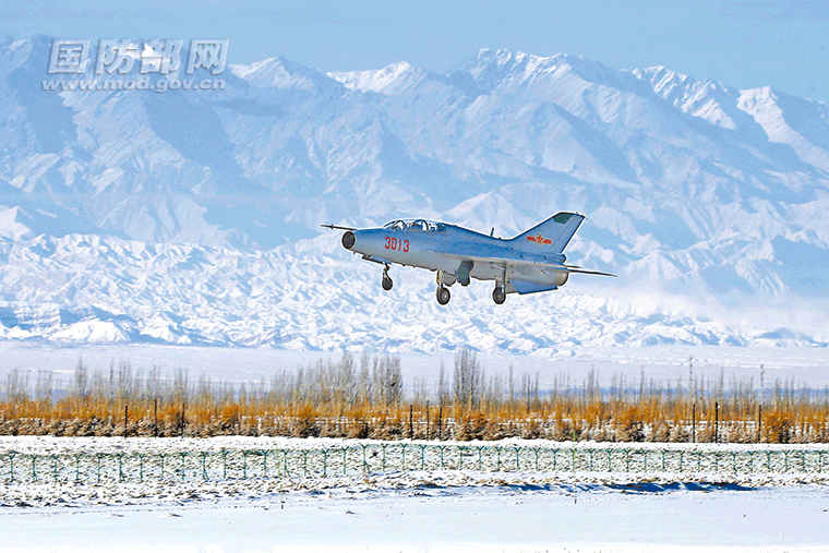 空军西安飞行学院某旅在严寒气象条件下
