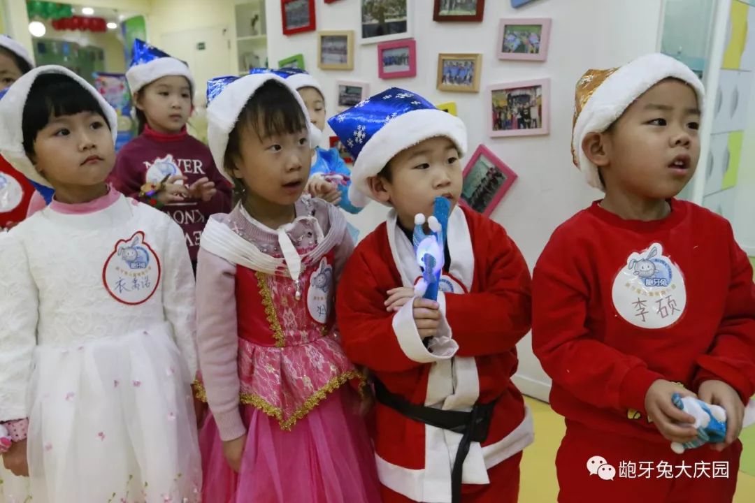 齙牙兔聖誕老人成長記精彩記錄