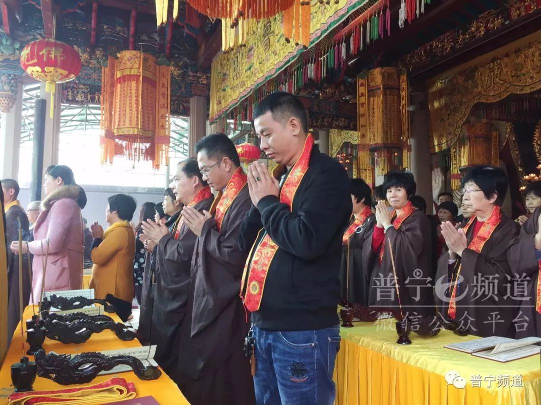 南岩古寺,古称南庵.坐落于广东省普宁市南溪镇登峰村飞凤山上.