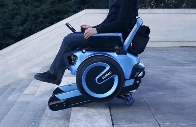 智能轮椅:会爬楼梯的电动轮椅
