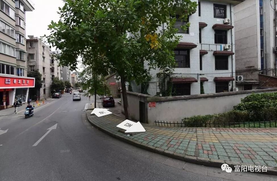 金凤路(孙权路―文教北路)改造前(此图来源:富阳发布)金凤路金凤路