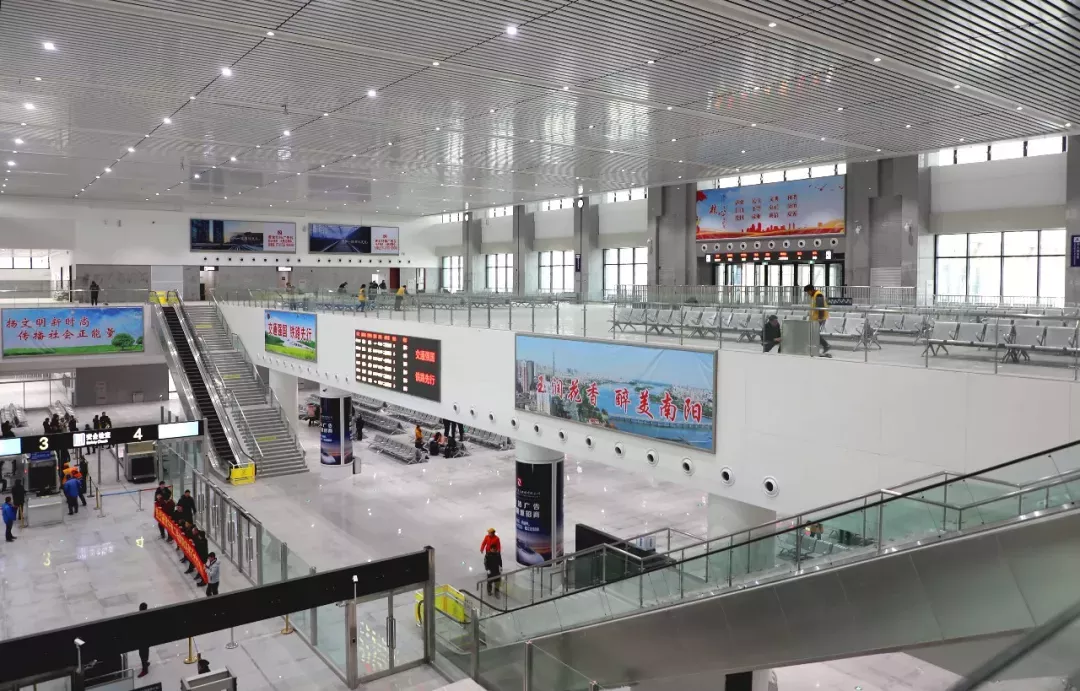全景俯瞰南阳火车站新站房正式启用2019春运以崭新面貌迎客