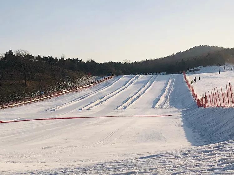 抢票方式优惠门票融创·阿朵小镇 藏马山滑雪场滑雪票 49元!