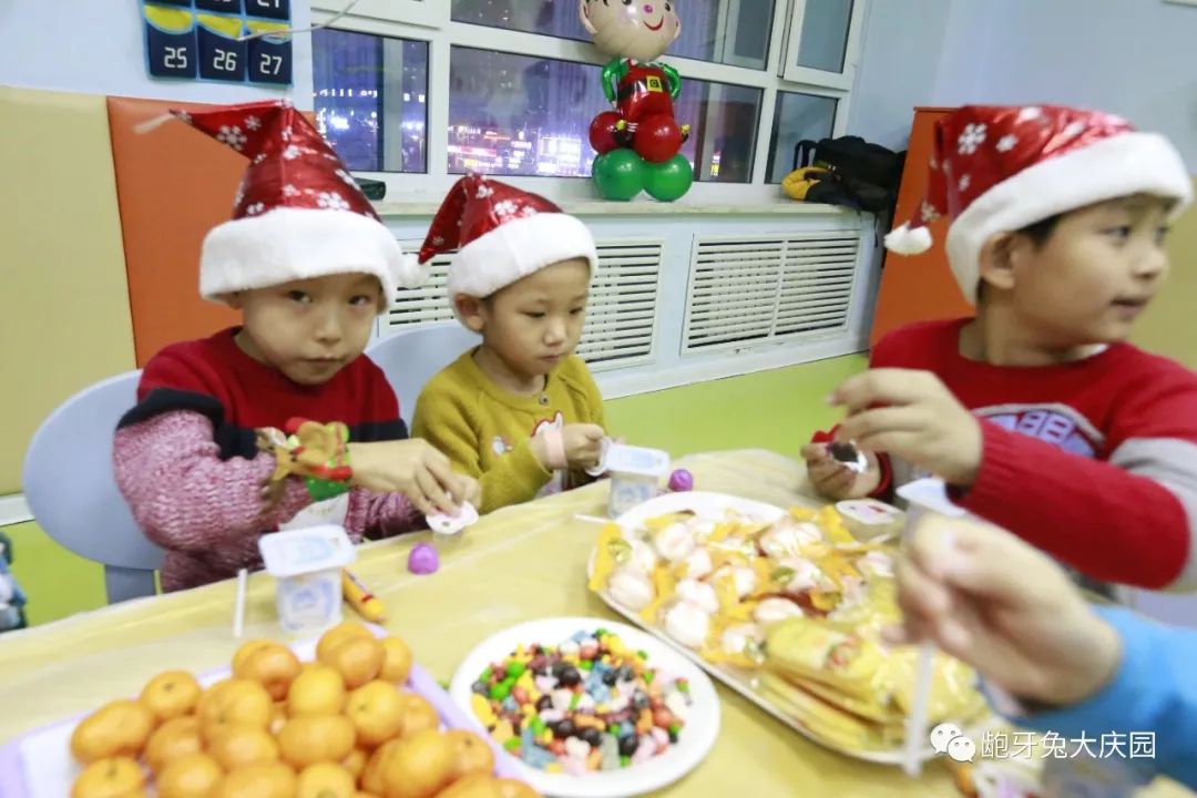 齙牙兔聖誕老人成長記精彩記錄