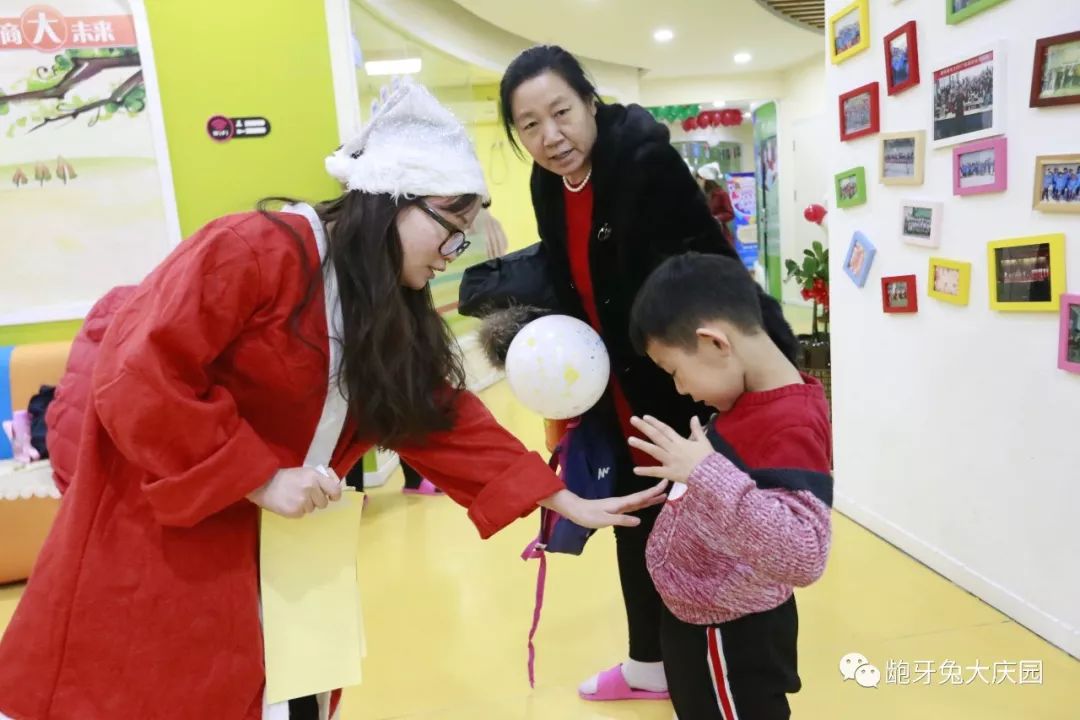 齙牙兔聖誕老人成長記精彩記錄