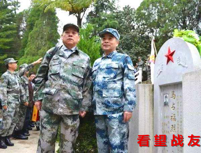 感動中國人的老圖片故事：他向越軍暗堡扔進手榴彈再用胸膛堵槍眼 娛樂 第11張