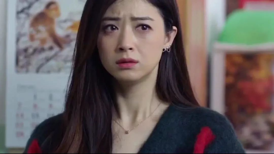 电视剧《欢乐颂》中的樊胜美就是这一类型,她的自白:先谋生,再谋爱.