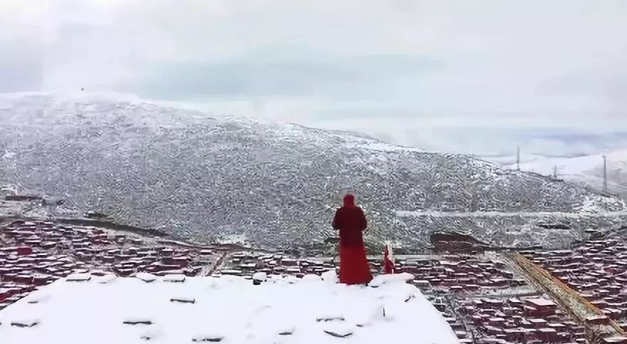 最美的,是色达的下雪天!