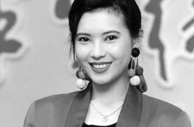 蓝洁瑛蓝洁瑛(1963年4月27日-2018年10月31日,香港著名女演员,因相貌