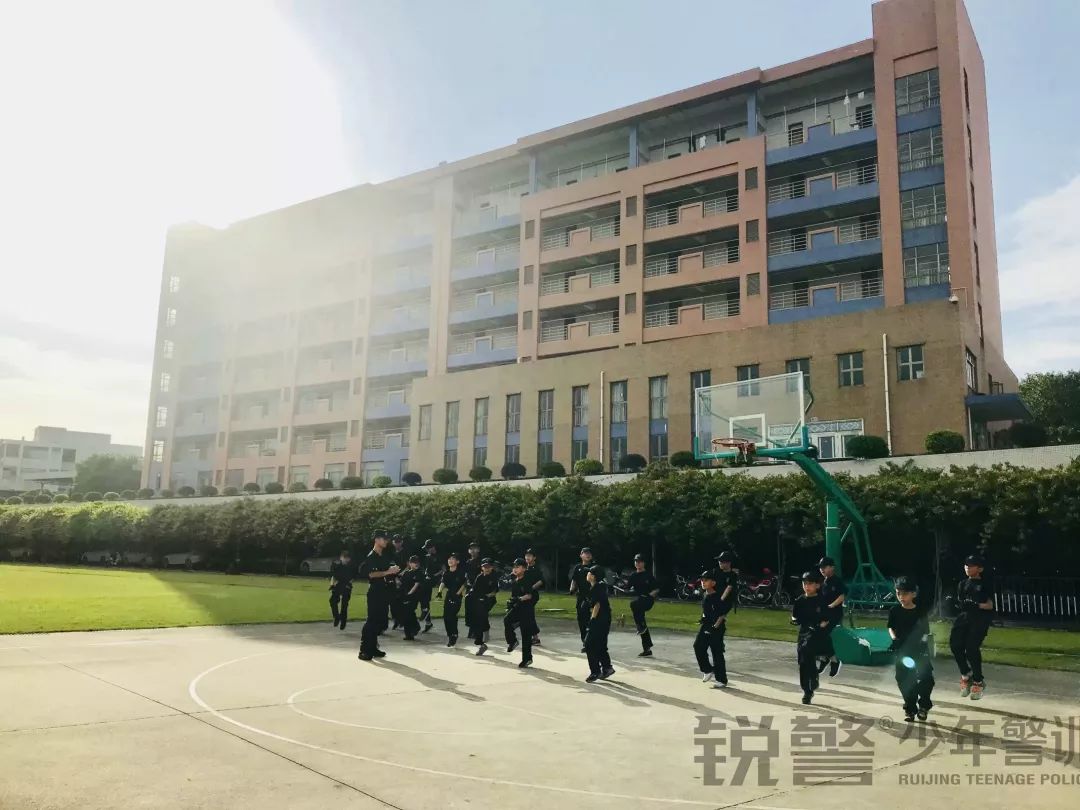 开营时间:1月20日,1月27日 营地:广东警官学院嘉禾校区,广东少年警训