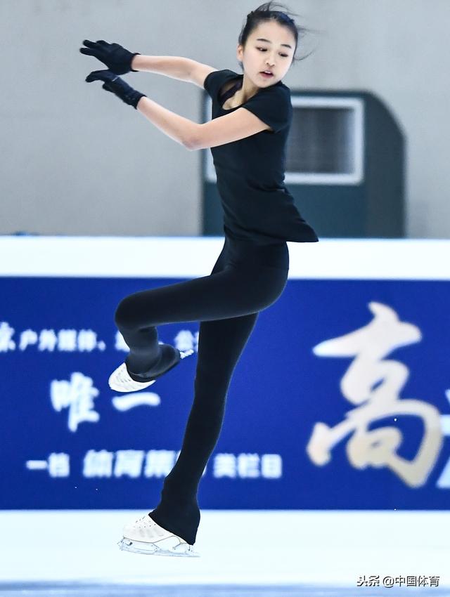 中国首位归化运动员美籍华裔女孩朱易 备战全国花样滑冰锦标赛