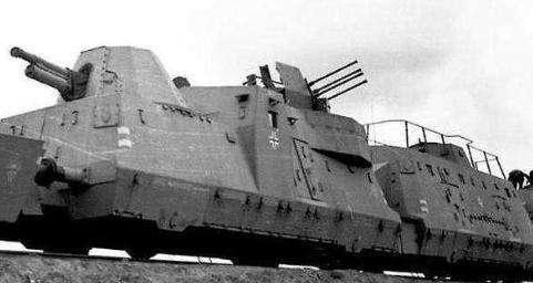 一战时的装甲武器,行驶在铁轨上的移动堡垒,坦克之前的陆战之王
