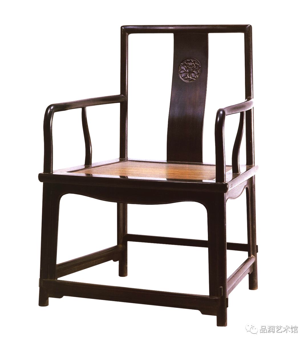 明式官帽椅是中国明代家具中的经典类型之一,它具有明式家具线条洗炼