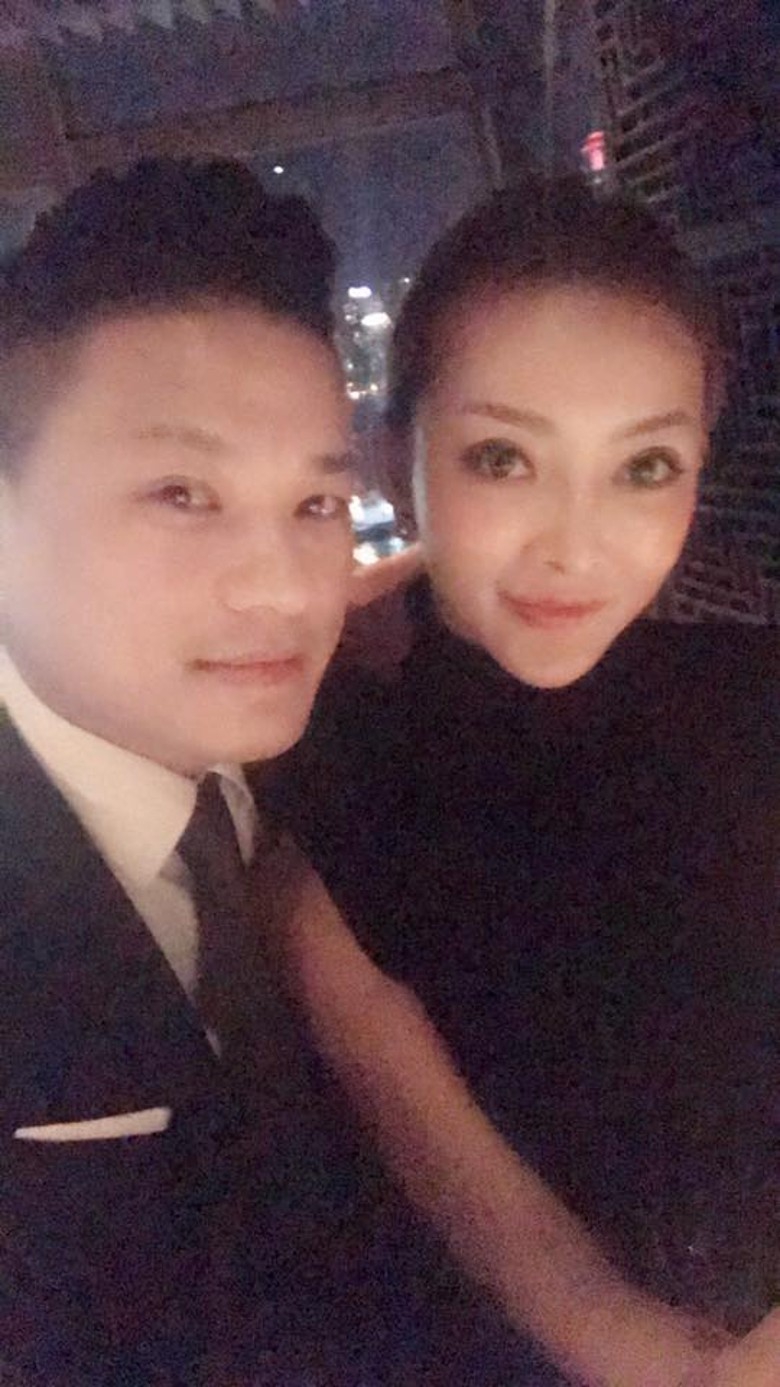 51岁魏骏杰与少妻传婚变 妻子频晒周游各国生活照