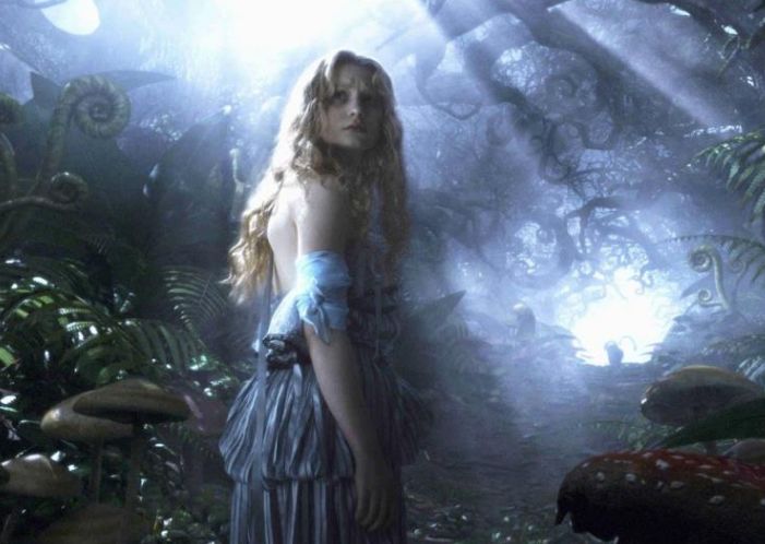 將《愛麗絲夢遊仙境》從電影變成現實，還原童話世界！仲有神秘歌手現身？就在… 娛樂 第9張