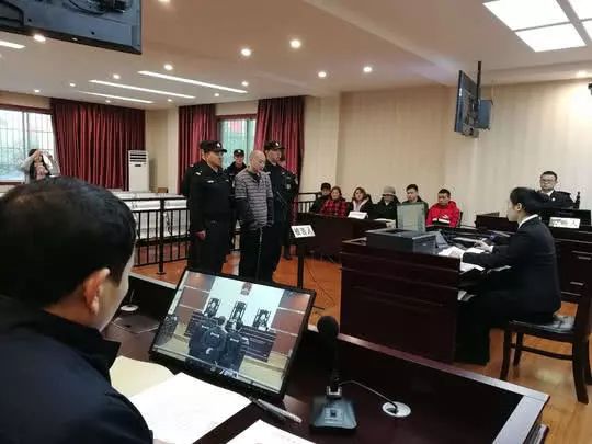 被害人口供不一致法院会怎么判_雷锋怎么画