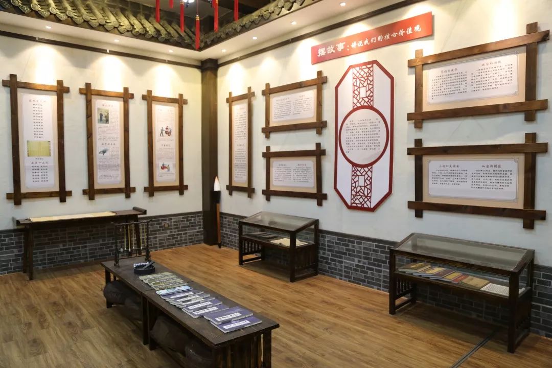 期间,与会人员对我县文化馆,图书馆,家风家训·廉政文化展,乡村振兴