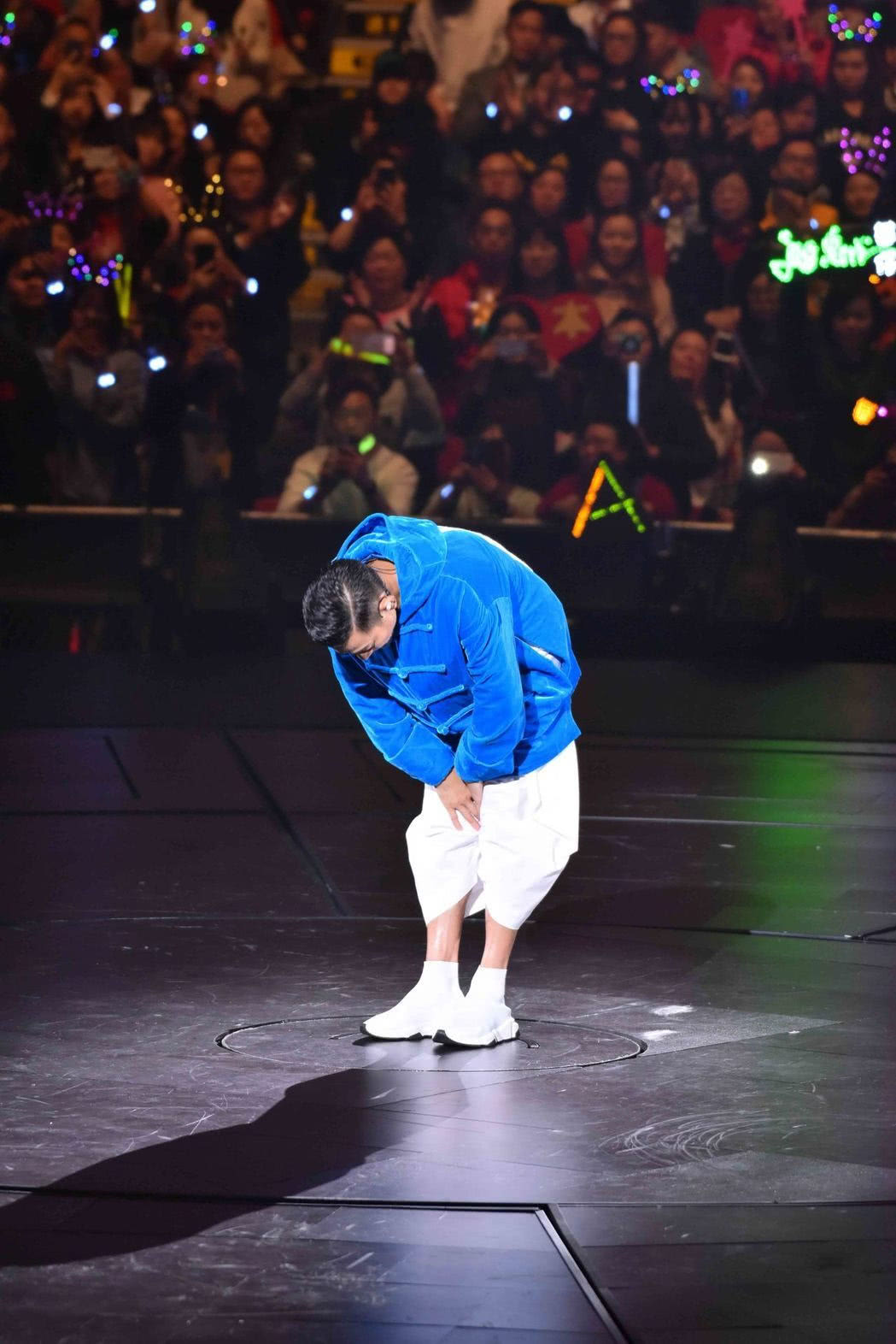 回顧劉德華演唱會幾經波折：歌迷被砍、粉絲跳上台、失聲、退票 娛樂 第10張