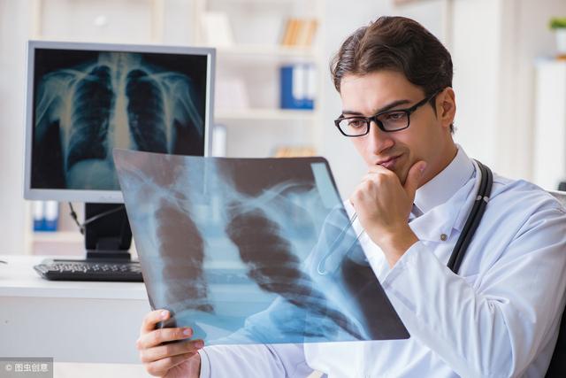 肺癌早期有什么症状这4个都可能是红色信号需引起重视