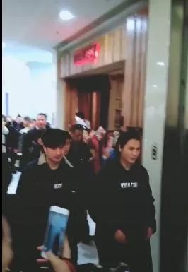 陳坤被叫成楊坤算什麼，王嘉爾被曝醜照，陳奕迅被催減肥，這屆粉絲超優秀！ 娛樂 第2張