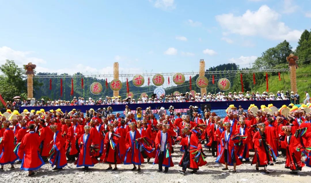 花垣苗族赶秋节 图来源于网络吕洞山祭祖 龙清彰 摄"中国少数民族非