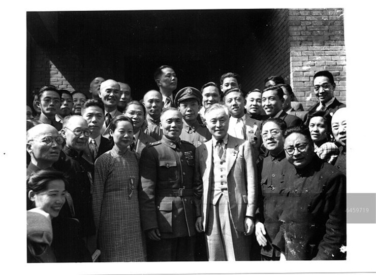 1948年国民大会镜头竞选副总统李宗仁与孙科的表情何其微妙