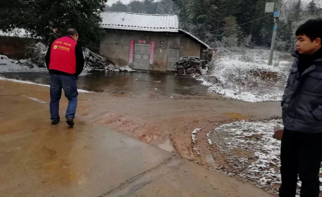 应对低温冰雪天气,他们都在行动.