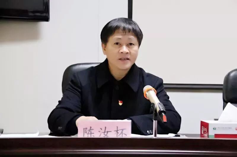 宁化联社纪委书记,监事长陈汝杯宣读省联社关于同意成立宁化县农村