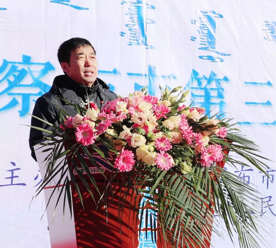 市委书记杜学军出席并宣布乌兰察布市第三届冰雪节开幕.