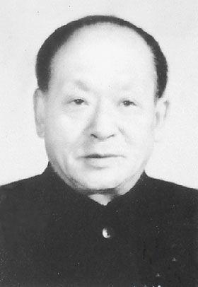 1931年就与毛主席并列的中革军委委员，名气不大他却活了近百岁