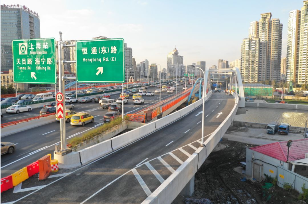 南北高架新添两条匝道跨越苏州河