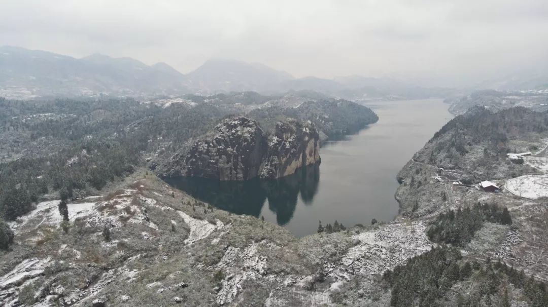 你好2019再见2018瑞雪兆丰年务川雪景美如画