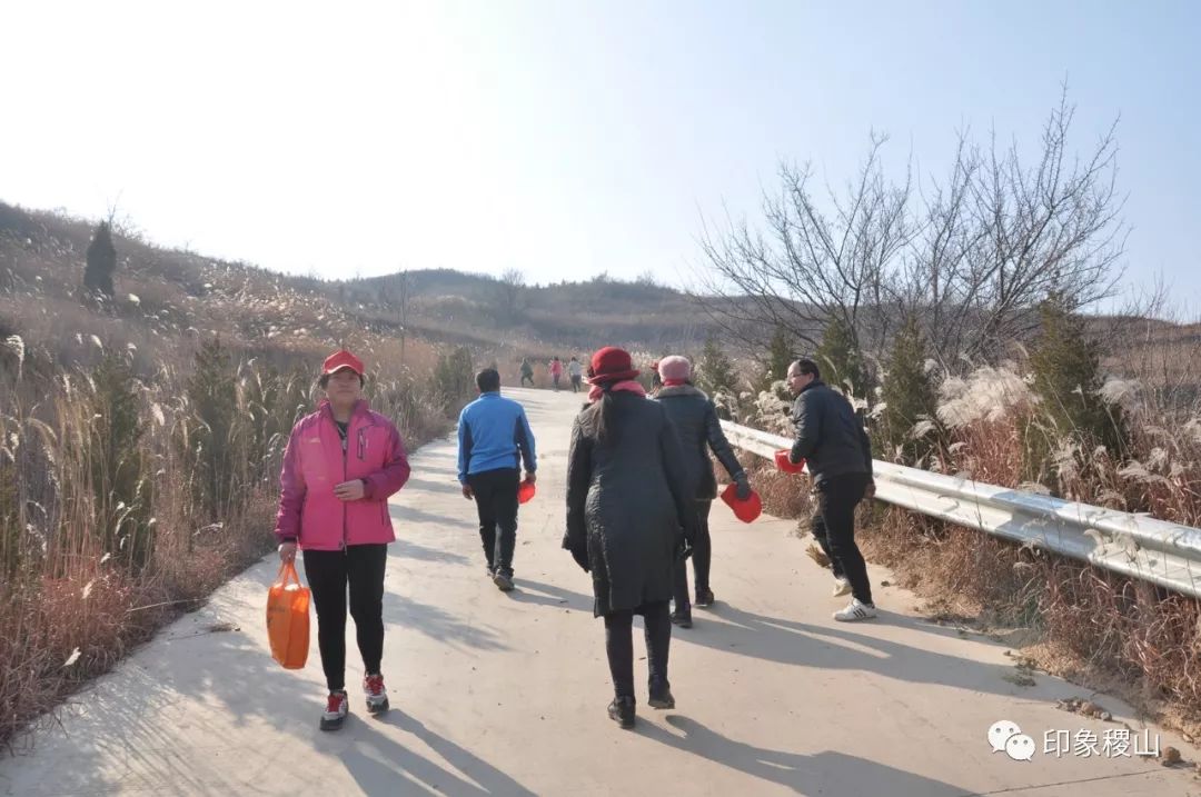 2018年12月30日,稷山县迎新年第二届稷王山登山活动在太阳乡兴稷村