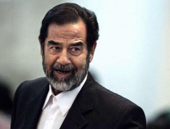 伊拉克前总统萨达姆被美国执行绞刑，为何争议不断