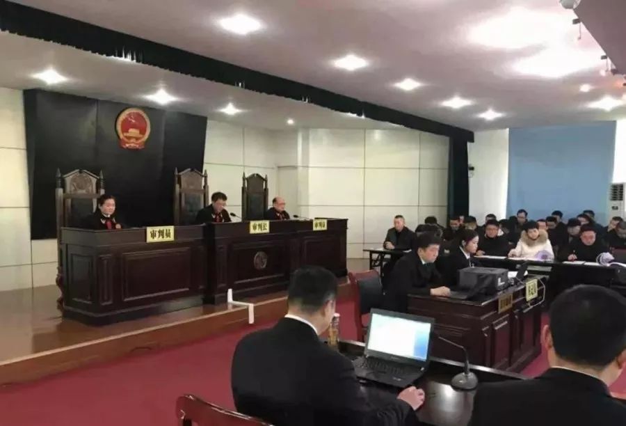 大快人心!阜阳52人涉黑团伙,今天在阜南县人民法院公开进行一审宣判