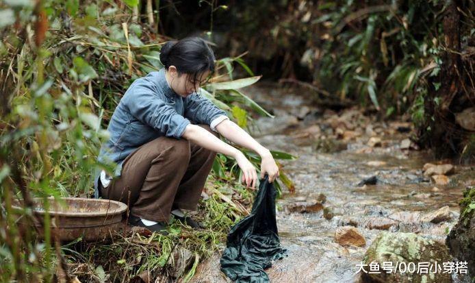 劉亦菲「下鄉務農」看到素顏鏡頭下的她， 才知道什麼叫名副其實 時尚 第3張