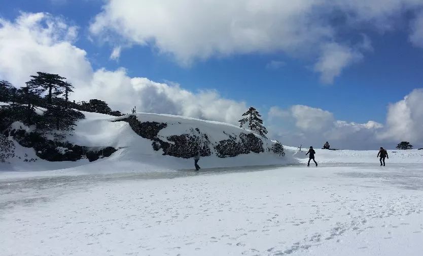 轿子雪山滑雪场