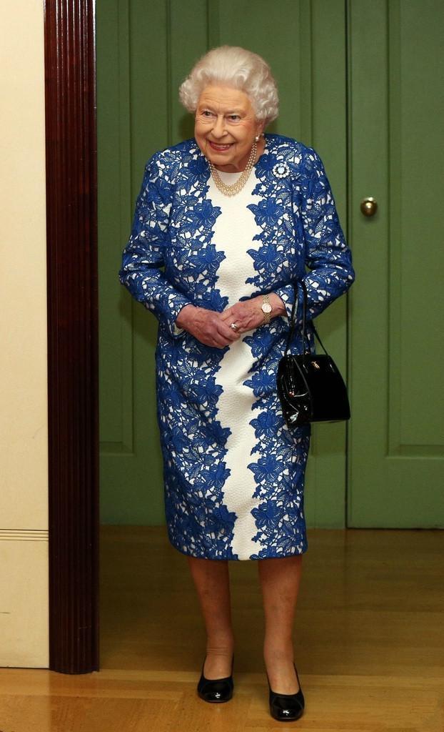 92歲英國女王原來也是時尚控？這一點從她的「彩虹裝」就能看出來 形象穿搭 第9張
