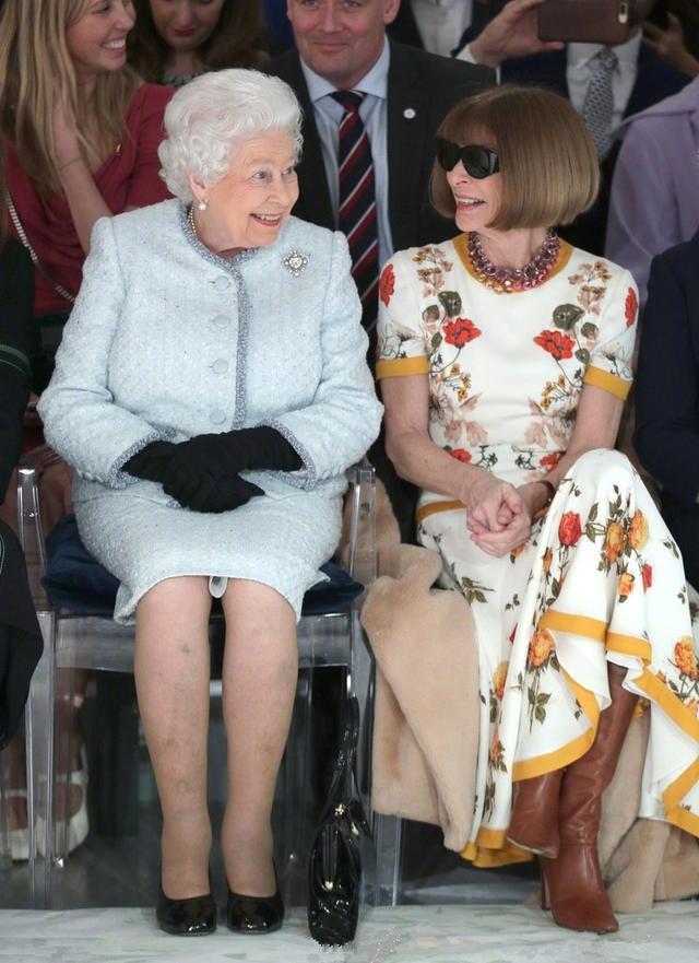 92歲英國女王原來也是時尚控？這一點從她的「彩虹裝」就能看出來 形象穿搭 第2張