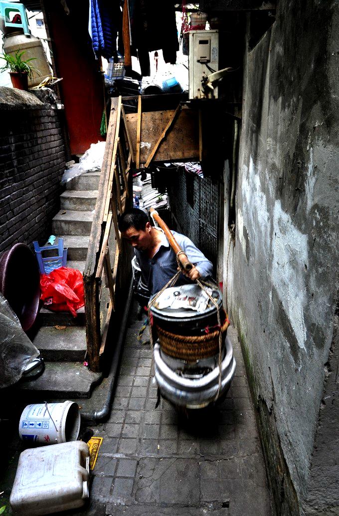 闹市区的老重庆巷子游客误打误撞恍如做梦一般