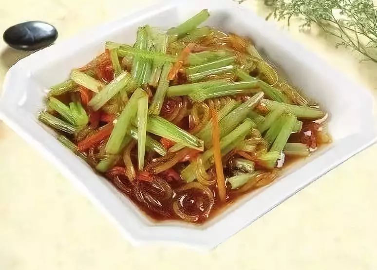 芹菜炒粉条