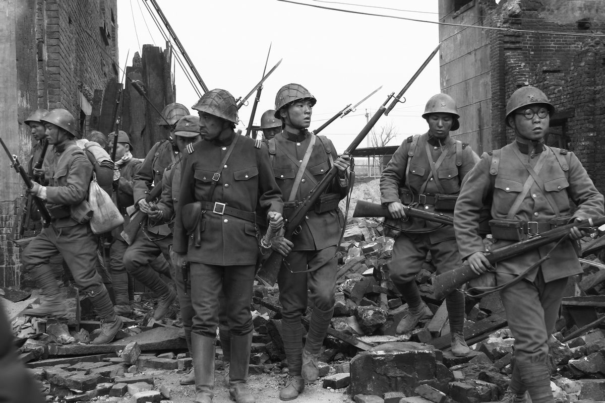 中国军队付出24万伤亡 遭日军占领后残垣断壁的徐州城