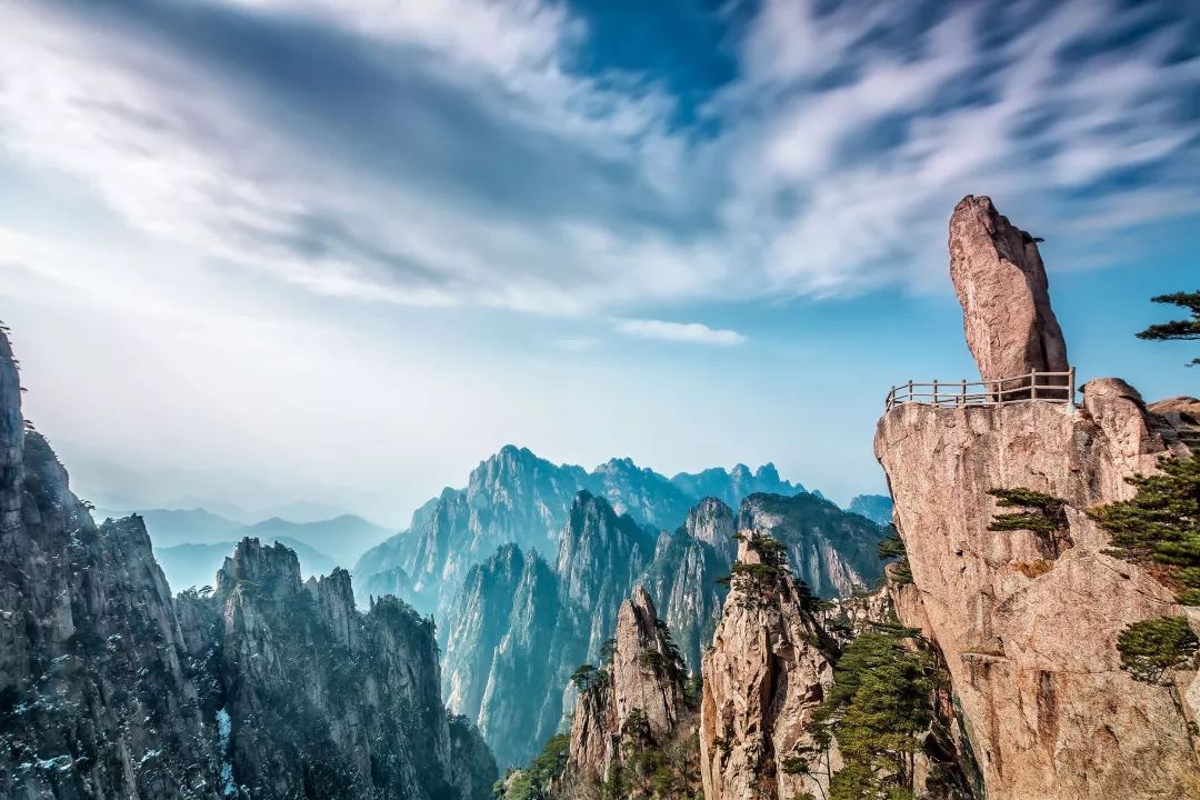 黄山市有丰富的旅游资源,黄山风景区为主体景区,也是大多数旅客的核心