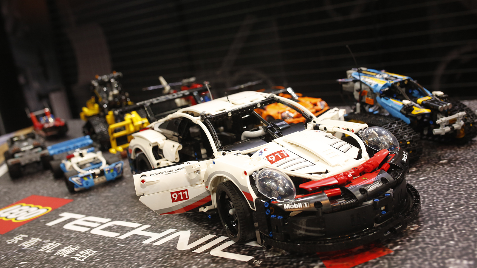 乐高911GT3RS开箱——从玩具了解汽车的构造 - 知乎